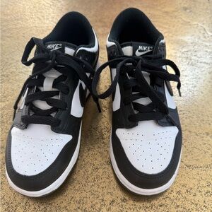 Nike Dunk Low sneakers